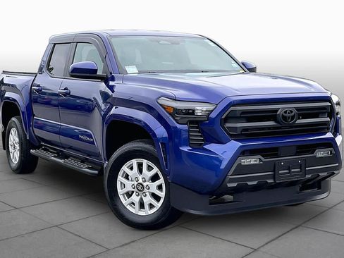 Used 2025 Toyota Tacoma SR5 AWD/4WD image 2