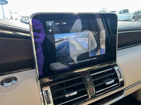 Used 2019 Lincoln Navigator Reserve image 22