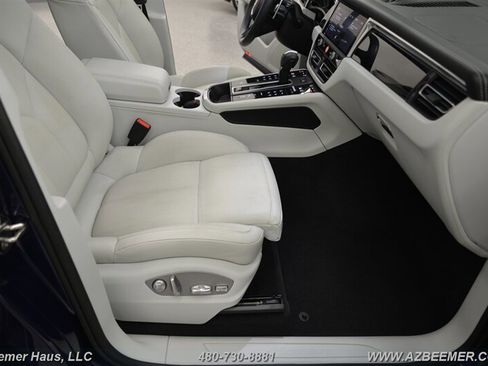 Used 2023 Porsche Macan image 19