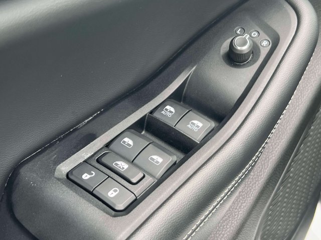 Used 2024 Jeep Grand Cherokee L Laredo AWD/4WD image 19