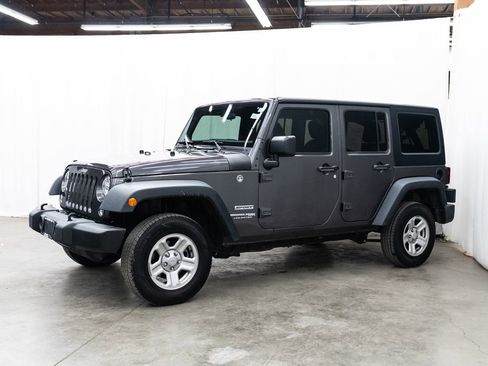 Used 2018 Jeep Wrangler Unlimited Sport w/ Connectivity Group image 3
