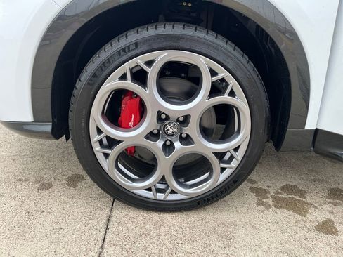 Used 2024 Alfa Romeo Tonale Veloce w/ Premium Interior Package image 34