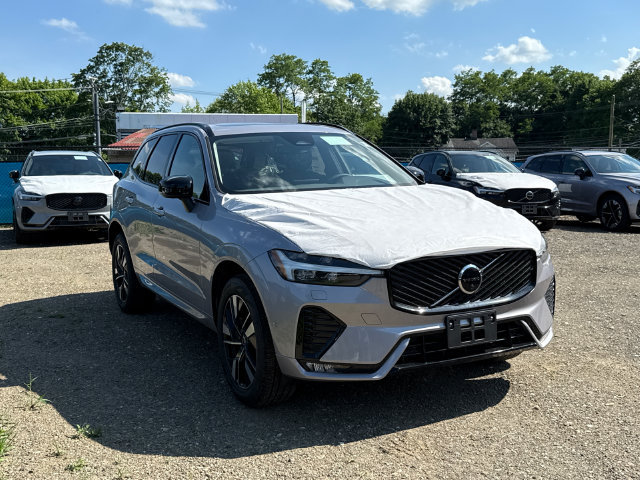 Used 2026 Volvo XC60 B5 Plus w/ Climate Package AWD/4WD image 5