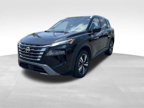 Used 2026 Nissan Rogue SL FWD image 3