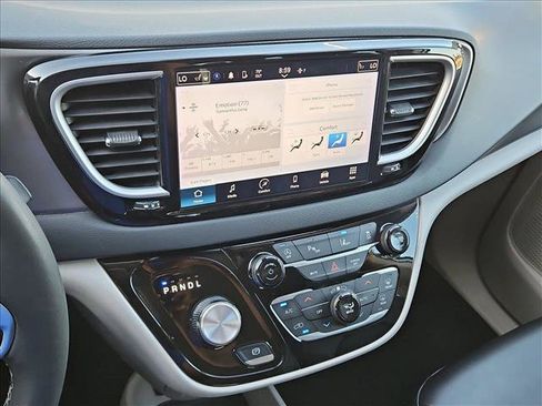 Used 2023 Chrysler Pacifica Touring-L FWD image 20