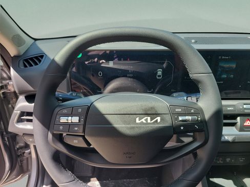 New 2025 Kia K4 EX image 21