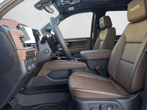 New 2026 Chevrolet Tahoe High Country w/ Sun And Tow Package AWD/4WD image 4