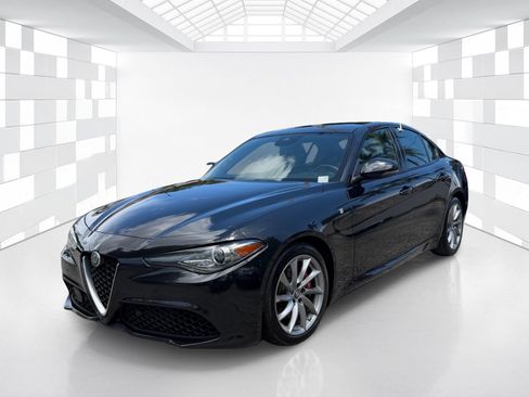 Used 2023 Alfa Romeo Giulia Ti w/ Active Assist Plus Package RWD image 3