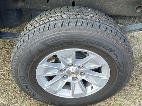 Used 2025 Chevrolet Silverado 1500 LT image 16