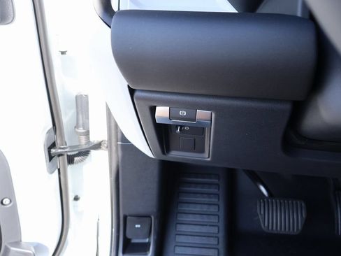 Used 2025 Land Rover Defender 110 S AWD/4WD image 34