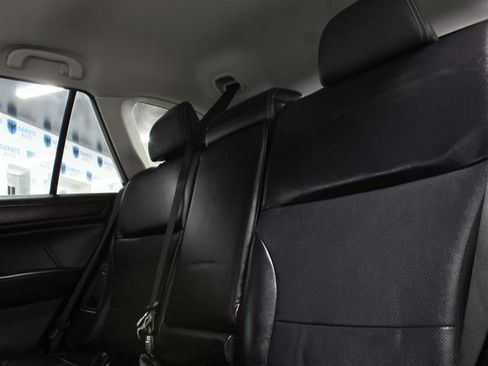 Used 2018 Subaru Outback 3.6R Limited AWD/4WD image 16