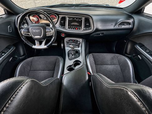 Used 2021 Dodge Challenger SRT Hellcat RWD image 2
