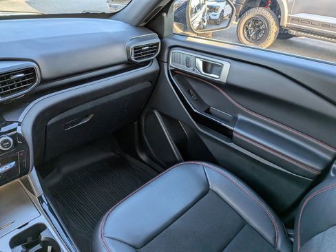 Certified 2023 Ford Explorer ST-Line w/ Class IV Trailer Tow Package image 19