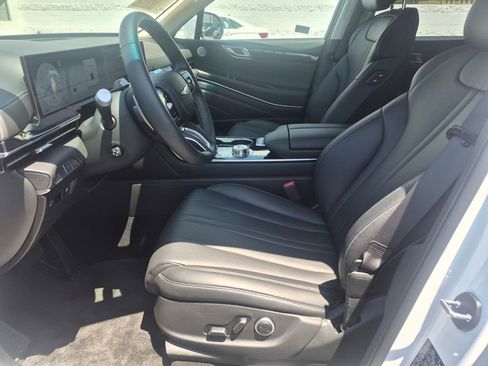 Used 2026 Genesis GV80 2.5T RWD image 12