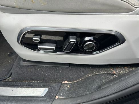 Certified 2022 Jeep Grand Cherokee Overland w/ Luxury Tech Group IV image 13