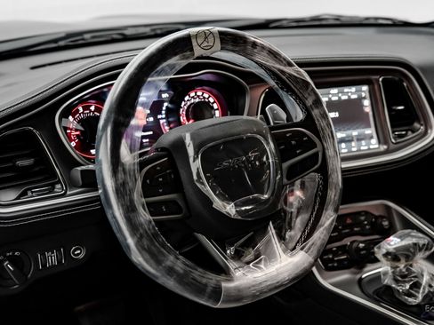 Used 2022 Dodge Challenger SRT Hellcat image 32