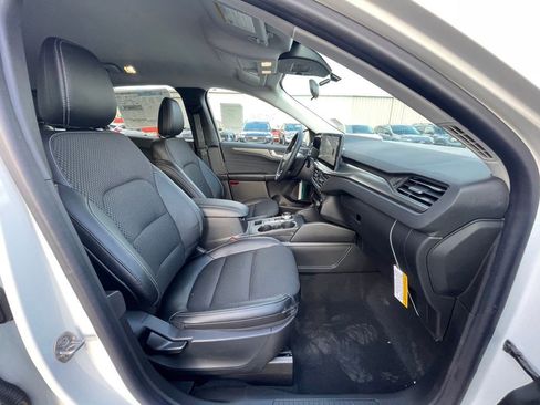 Used 2024 Ford Escape SE image 26