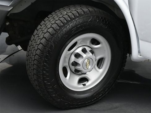 Used 2022 Chevrolet Express 2500 w/ Driver Convenience Package image 16