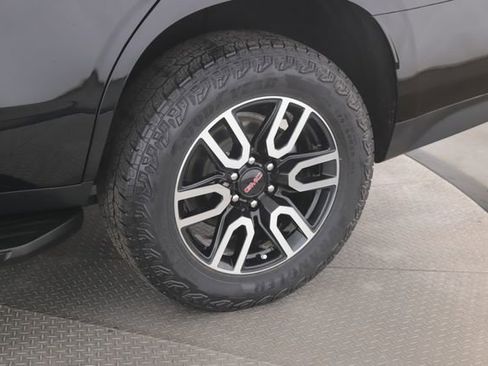 Used 2024 GMC Yukon AT4 w/ Technology Package image 14