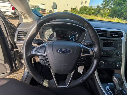 Used 2014 Ford Fusion SE w/ Equipment Group 201A FWD image 7