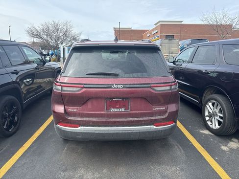 Used 2023 Jeep Grand Cherokee Laredo w/ Luxury Tech Group I image 11