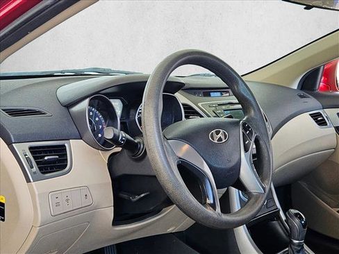 Used 2016 Hyundai Elantra SE FWD image 9