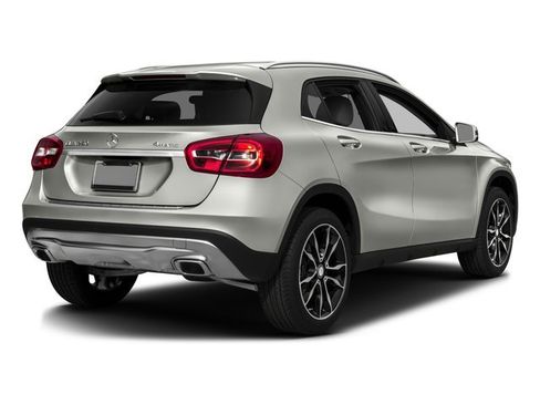 Used 2016 Mercedes-Benz GLA 250 4MATIC image 2
