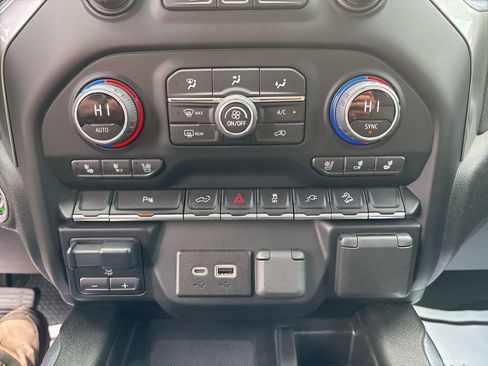 Used 2022 Chevrolet Silverado 2500 LTZ w/ LTZ Plus Package image 25