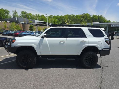 Used 2023 Toyota 4Runner TRD Off-Road Premium w/ Moonroof Package AWD/4WD image 6