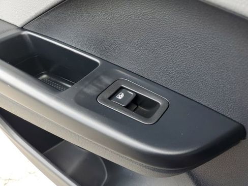 Used 2023 Volkswagen Taos SE w/ Black Wheel Package FWD image 14