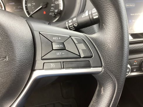 Used 2022 Nissan Kicks S image 31