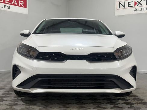 Used 2023 Kia Forte LXS w/ LXS Technology Package FWD image 5
