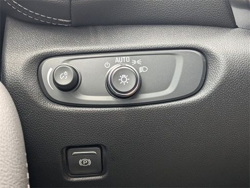 New 2025 Chevrolet Blazer LT w/ Midnight/Sport Edition image 23