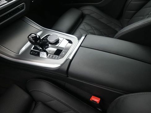 Used 2023 BMW X5 sDrive40i w/ M Sport Package image 9