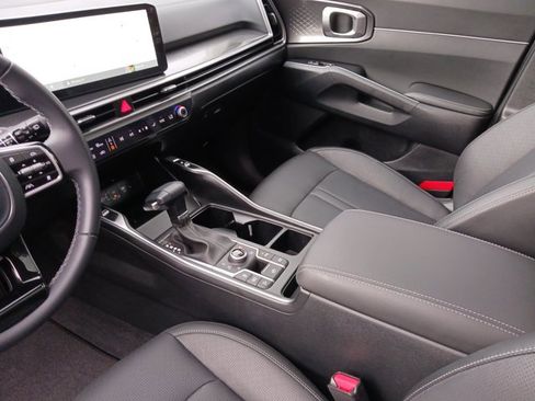 Used 2025 Kia Sorento S w/ Panoramic Sunroof Package image 25