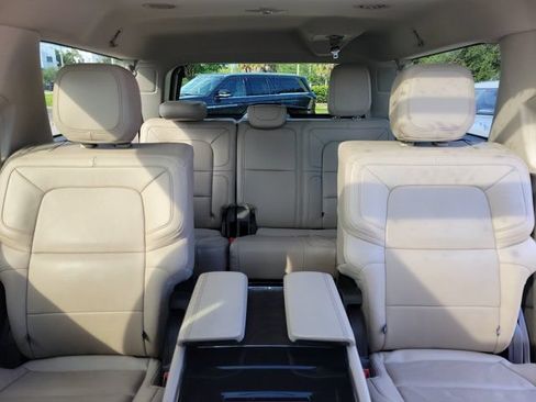 Certified 2024 Lincoln Navigator L Reserve AWD/4WD image 19