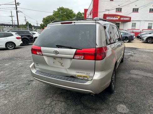 Used 2005 Toyota Sienna XLE image 7