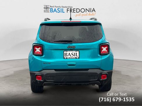 Used 2021 Jeep Renegade Latitude image 4