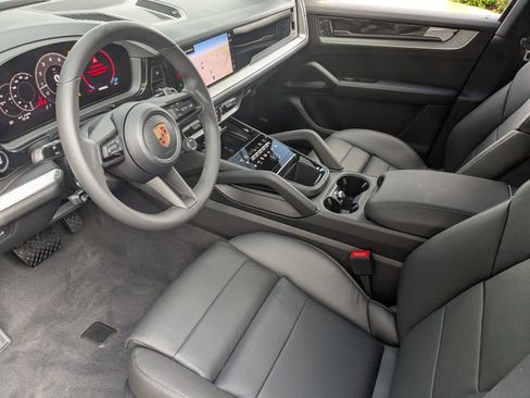 New 2026 Porsche Cayenne image 4
