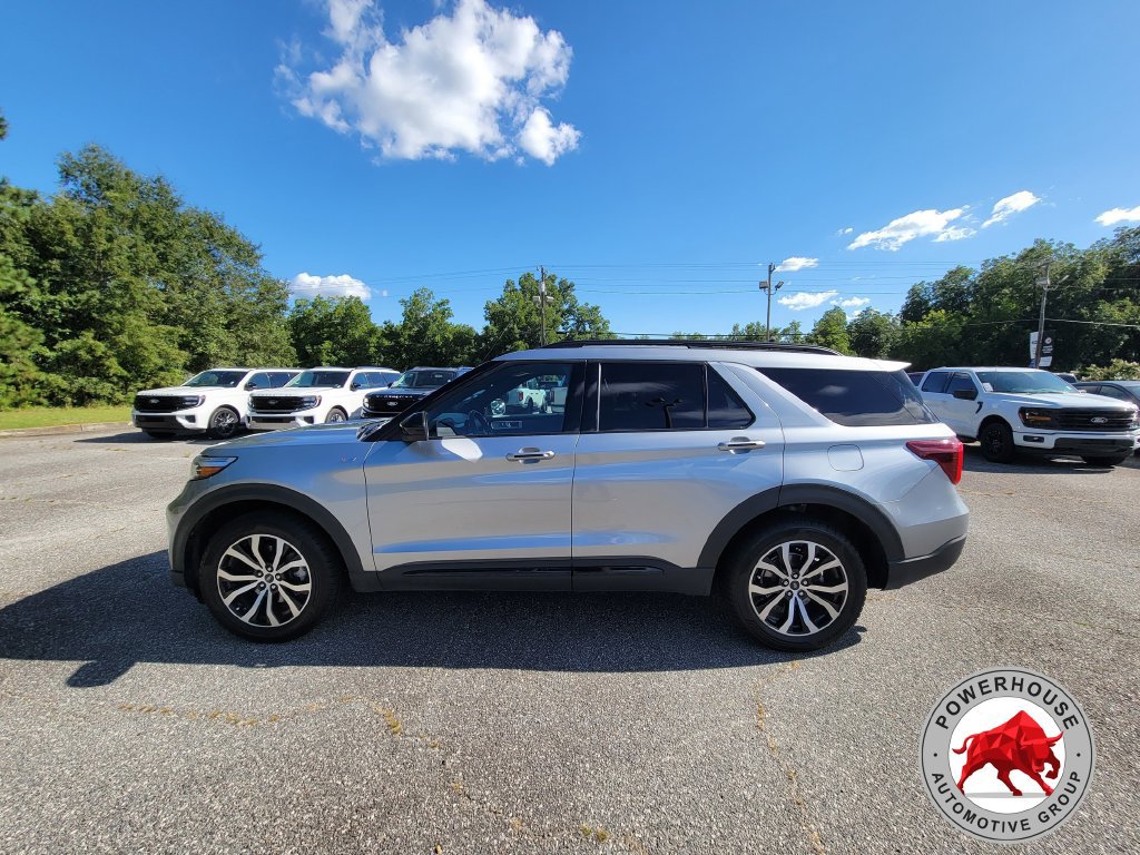 Certified 2023 Ford Explorer ST-Line w/ Class IV Trailer Tow Package AWD/4WD image 3