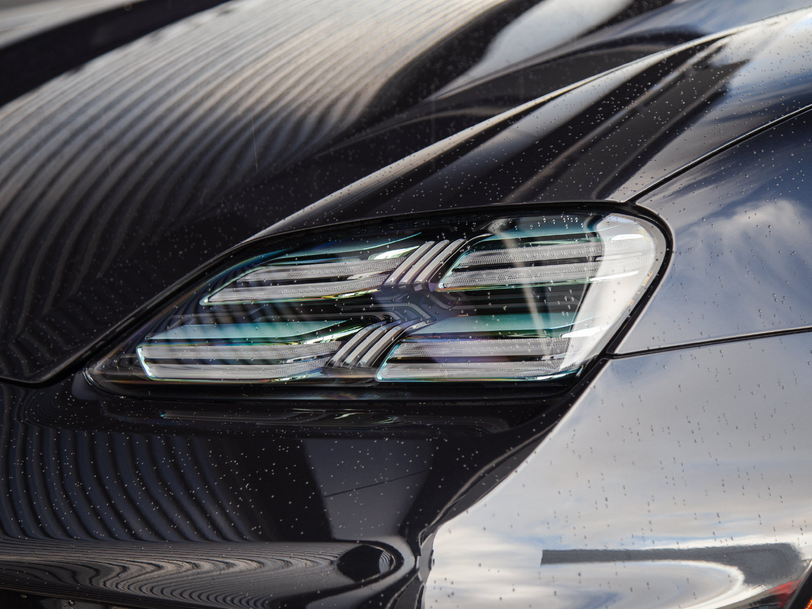 Certified 2025 Porsche Macan Electric RWD image 8