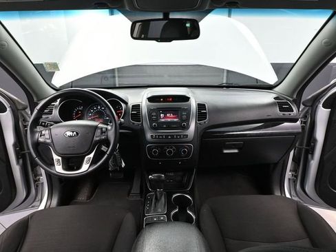 Used 2015 Kia Sorento LX image 22