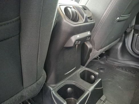 Used 2021 Jeep Gladiator Sport image 11