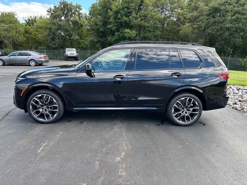 Used 2026 BMW X7 xDrive40i w/ M Sport Package image 2