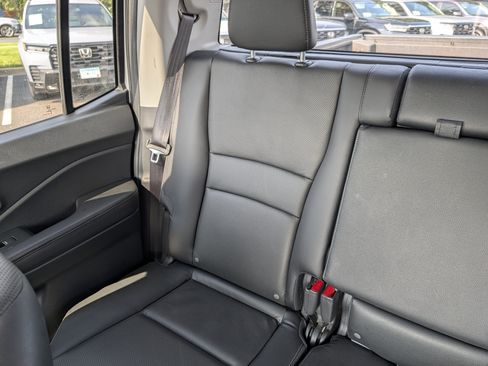 Used 2017 Honda Ridgeline RTL-T image 12