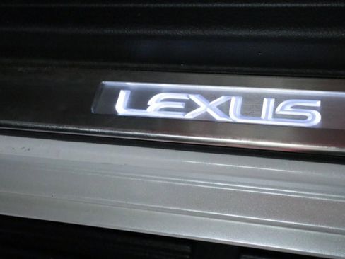 Used 2023 Lexus GX 460 Luxury w/ Sport Design Package image 18