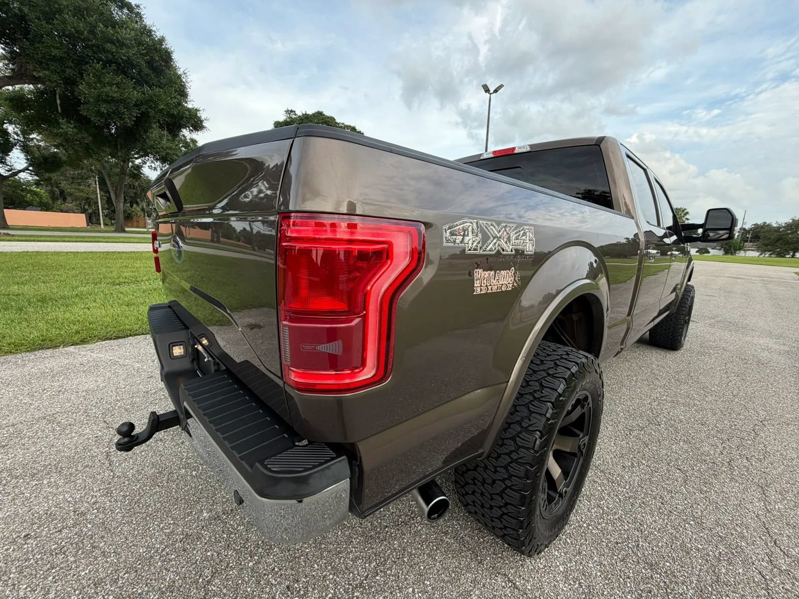 Used 2015 Ford F150 Lariat w/ Equipment Group 502A Luxury AWD/4WD image 33