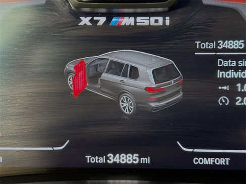 Used 2022 BMW X7 M50i image 12