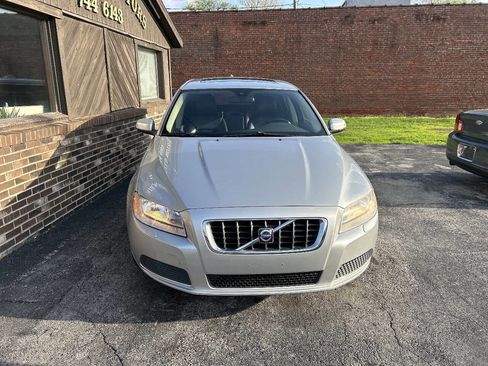 Used 2008 Volvo V70 FWD image 6