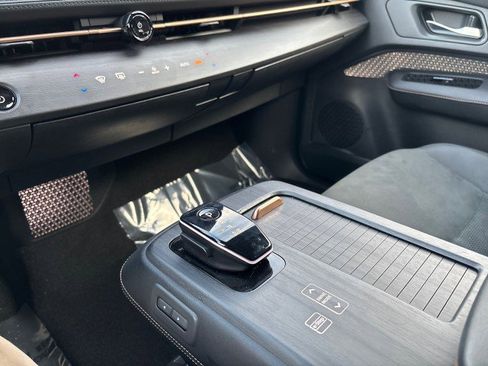 Used 2023 Nissan Ariya AWD image 22